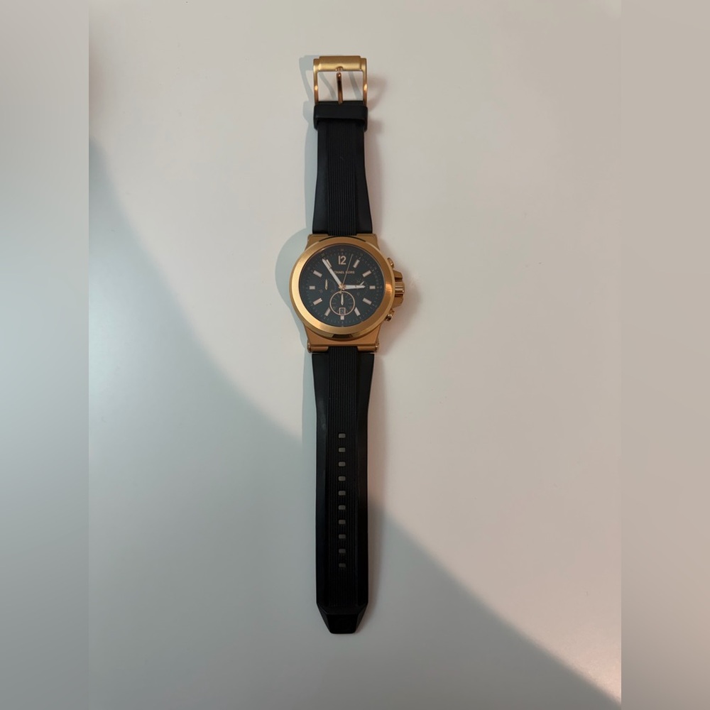 Michael Kors Dylan MK8184 Classic Chronograph Black Dial Analog Quartz